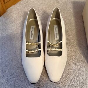 Chic White Heels with Gold Chain